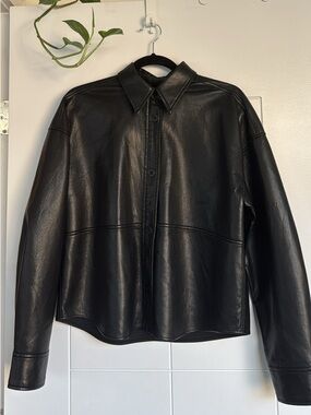 Aritzia Babaton Black Pelli Cropped Vegan Leather Shirt Jacket